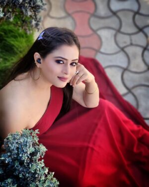 Veena Ponnappa Instagram - @veena_ponnappa_vnaa 🥳

Costume by @inayadesignerstudio

#veena #veenaponnappa #ravoyichandamama #kannadaactress #pose #fashion #happyme #telugu #teluguserials #etvtelugu #reddress #frocklove #actor #collaboration #smilehappily #modern #morning #smiling #actorlife #rudrani #acting #lovingme #cute #showtime #etv #bestofme