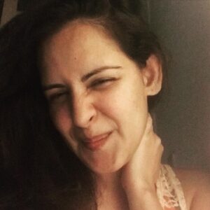 Venus Singh Instagram - “I want to sing like the birds sing, not worrying about who hears or what they think.”
~Rumi
.
.
Just after a great workout session- no make up, ruffled hair, tomato cheeks, happy skin!! My favourite look ❤️
.
.
.
#tgif #natural #naturalhair #bareface #skin #happy #happiness #smile #blushing #blush #glow #glowup #naturalbrows #nomakeup #nomakeupselfie #nomakeupneeded #shotoniphone #iphonography