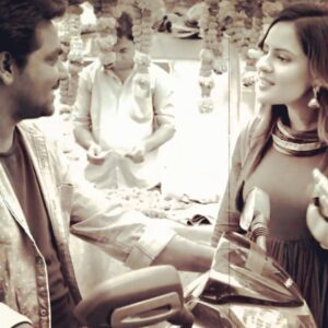 Venus Singh Instagram - “Pyaar dosti hai...Love is friendship ❤️❤️
.
.
.
Jitna bhi cliched sound kare par koi ek friend toh hota hai (or more if we are blessed!!) who is there to laugh with you or is just happy looking at you laugh. Who hides his tears in your happiness & will do anything to make you smile (chaahe saaree ki fall ho ya train ki ticket) !! Avantika ke liye woh Ronny tha 👫
.
.
.
2 years to this super fun show #chachavidhayakhainhamare & I am missing my dearest Ronny @zakirkhan_208 ❤️
Missing being on set with @vyom.nauts @randomvarun @alcurmally @hinaloza05_ & the entire fun bunch !! .
.
.
#chachavidhayakhainhamare #kuchkuchhotahai #bff #bffgoals #pyaardostihai #goodtimes #goodvibes #shooting #shootdiaries #friends #friendship #love #amazonprime #amazonprimevideo #happy #smile #smiles #laugh #laughter