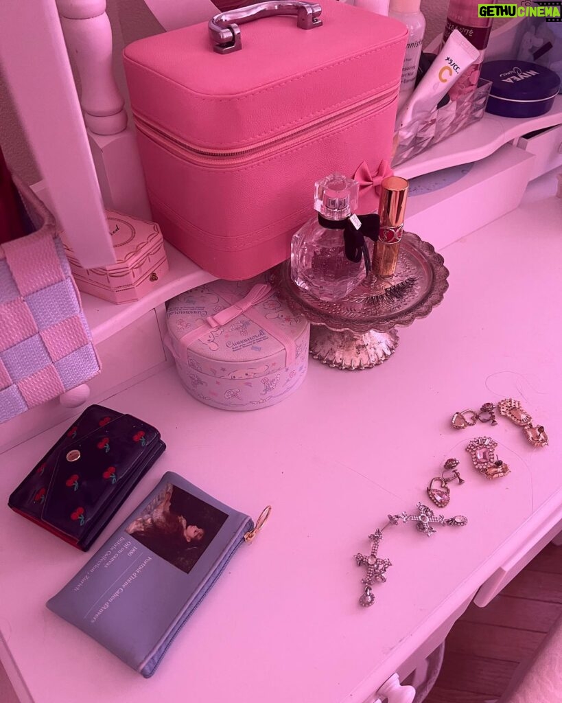 Venus Palermo Instagram - I love my room