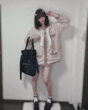 Venus Palermo Instagram - Comment if ur a baby 💕 🍼 (I didn’t notice the ribbon is loose in my tote bag...argh!) #jiraikei #jirai #landminegirl