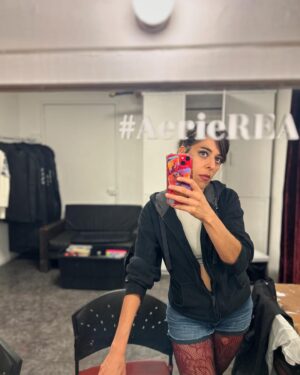 Verónica Bravo Instagram - Se acabó #visceral el lugar de mayor miedo, vulnerabilidad y gloria que conozco. El teatro me constituye y me rompe. Gracias @adrian_f_vazquez por escribir algo tan bonito, @carlospatrickcasanova por nunca dejarme sola y a los que fueron, por haber ido. Deseemos fuerte que la historia viva por siempre.