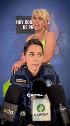 Verónica Bravo Instagram - ¿Alguien sabe en dónde está el Teniente?... HARINA, nueva temporada. Ya disponible en Prime y Comedy Central. #HarinaLaSerie #EsHarina