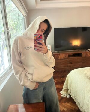Verónica Bravo Instagram - Felices días nublados.
