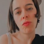 Verónica Bravo Instagram - Me cortaron otra vez mi pelo, mucho. Ando decidiendo si me gusta. Creo que sí. El filtro sí que me gusta.
