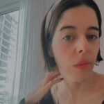 Verónica Bravo Instagram - Me cortaron otra vez mi pelo, mucho. Ando decidiendo si me gusta. Creo que sí. El filtro sí que me gusta.