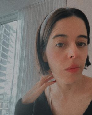 Verónica Bravo Instagram - Me cortaron otra vez mi pelo, mucho. Ando decidiendo si me gusta. Creo que sí. El filtro sí que me gusta.