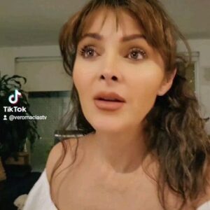 Verónica Macías Instagram - #risas #risa #viral #comedia