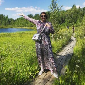 Vera Sotnikova Instagram - Святое озеро! Чистейшая вода. Недалеко купель и источник. Все пронизано благодатью.  Тепло! Хорошо!#ошевенск#святоеозеро#александрошевенский#