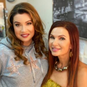 Vera Sotnikova Instagram - С Эвелиночкой после программы ,, Звезды сошлись’’. Умница, красавица. Худенькая. Берём пример!#эвелинабледанс#звездысошлись#нтв#актиса#тв#телевидение#программа#красота#