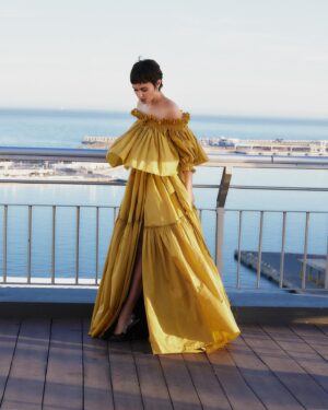 Verónica Echegui Instagram - @diorbeauty 🌹 @dior @carlosvillarejo @pedrocedeno1 @florencereveillaud ❤️💫🐱 @festivalmalaga 🌅