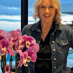 Veronica Ferres Instagram - Das Leben ist nichts für Feiglinge! ✨

Mut und Erfolg gehen oft Hand in Hand und wer erfolgreich sein will, muss sehr viel Mut beweisen und etwas riskieren. Nur durch Mut öffnen sich neue Türen und Chancen. 

Wir sollten alle etwas mutiger sein!

#mutigsein
