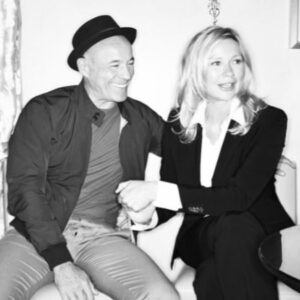Veronica Ferres Instagram - Lieber Heiner, 

vor knapp 30 Jahren hast du mit deinem wunderbaren Humor und Charme bei unserem ersten gemeinsamen Dreh für „Das Superweib“ mein Herz erobert. Ich danke dir für die langjährige Freundschaft und die vielen tollen Filme, die wir gemeinsam machen durften. 

Ich gratuliere Dir von Herzen @heiner.lauterbach ❣️

#happybirthday