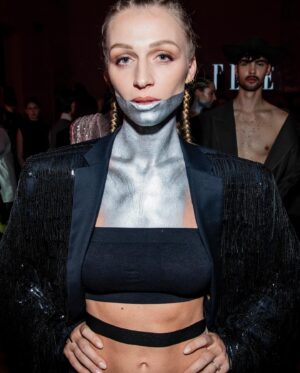 Veronika Kašáková Instagram - @mbpfw @elleczech Gala a @ontheboat__ kde součástí tvorby značky @ontheboat__ je UPCYCLING. Upcyklované modely vznikají  jako reakce na současný textilní průmysl.

 A taky @jhorejsova jako neuvěřitelně talentová krásná žena, která stojí za značkou ONTHEBOAT a moje milá přítelkyně. Jsem nesmírně dojatá a pyšná. Žij svůj úspěch lásko, tolik přeji a tolik si to zasloužíš🤍!

Moje premiéra na @mbpfw , kolena se klepala celý den ale děkuji za příležitost. Vážím si toho, moc!!!

Děkujeme všem za krásné reakce a potlesk na runwayi🙏🏻
Děkuju všem mým krásným kolegům @formans @ageofadonxs a tobě za neuvěřitelný kreativní přesah a příběh přehlídky @luciedesmond 🤍

Video: @arturkoff 
Foto : @photographer_regina_voronina 

#mbfw