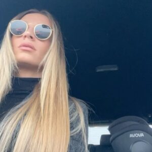 Veronika Kašáková Instagram - Dejte si můj playlist a napište mi, co na něj řikate🤍

#lovemusic #musictherapy