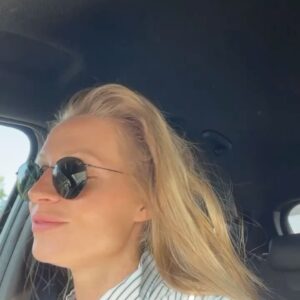 Veronika Kašáková Instagram - Dejte si můj playlist a napište mi, co na něj řikate🤍

#lovemusic #musictherapy