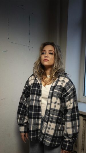 Veronika Kovalenko Instagram - Сьогодні ще одна дівчина вийшла на звʼязок, я в шоці. Трек «вибачу за зиму» відкрив ящик пандори.