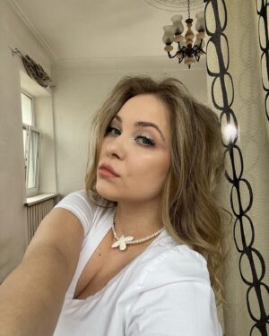 Veronika Kovalenko Instagram - весною вибачу тебе за зиму 💔

дякую вам це приголомшливий фідбек і за всі ваші листи в дірект. всі ви - неймовірні. 

не слухайте, що говорять у вас за спиною (мужики,як виявилося, ще ті пліткарі). знайте свою правду і не втратьте себе через якогось бабія. люблю ❤️