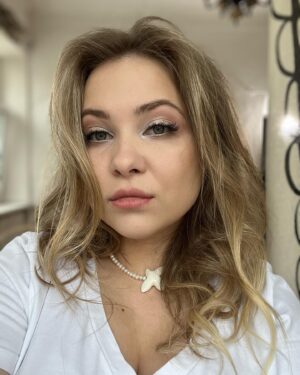 Veronika Kovalenko Instagram - весною вибачу тебе за зиму 💔

дякую вам це приголомшливий фідбек і за всі ваші листи в дірект. всі ви - неймовірні. 

не слухайте, що говорять у вас за спиною (мужики,як виявилося, ще ті пліткарі). знайте свою правду і не втратьте себе через якогось бабія. люблю ❤️