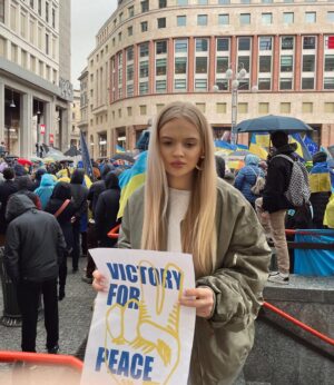 Veronika Lukianenko Instagram - 2 years of war in my country … 
730 days of fight for our freedom and independence. 
Thank you Armed Forses of Ukraine for your bravery, everyday you risk your life for our protection… Because of you we have opportunity to live 🇺🇦 I’m so proud to be ukrainian! And today the heart of every Ukrainian has merged into one🙏🏻😔And there is only one way to have a peace - to win the war.
#russiaisaterroriststate #warinukraine