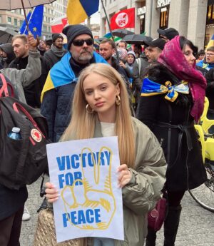 Veronika Lukianenko Instagram - 2 years of war in my country … 
730 days of fight for our freedom and independence. 
Thank you Armed Forses of Ukraine for your bravery, everyday you risk your life for our protection… Because of you we have opportunity to live 🇺🇦 I’m so proud to be ukrainian! And today the heart of every Ukrainian has merged into one🙏🏻😔And there is only one way to have a peace - to win the war.
#russiaisaterroriststate #warinukraine