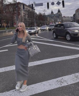 Veronika Lukianenko Instagram - Оновила свій осінній гардероб та закохалася в новенький костюмчик від  @bude_fayno_shop У них ще багато стильных речей❤️ Як вам?