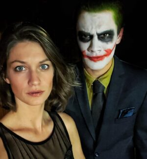 Veronika Macková Instagram - Když já ráda Jokera a po ruce mám bratra @_mackoslav_ 

#zbratraidol #kdyzdorukydostanulicidla #neznambratra #tanecni #heathledger #joker
