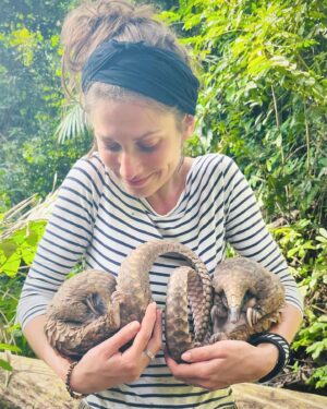 Veronika Macková Instagram - Dnes je Den ohrožených druhů (Endangered species day), který nám připomíná důležitost ochrany zvířat a jejich přirozeného prostředí. 🙏
💕A tak bych všem (ohroženým) nevinným dušičkám v jejich domovech chtěla popřát, aby se stále našlo víc a víc lidí, kteří za ně budou bojovat, aby nám nezmizeli navždy. 🍀 Bez nich by to nešlo! 
A jsem vděčná všem druhům za setkání, snad ne naposled. Jsou moje energie 💕🙏