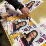 Veronika Danišová Instagram - Po roku tu stojím zas, s tým istým teamom, len o niečo sladšie. Pečeme nebesky je moja druhá, vysnívaná kniha. Tvorila sa pomaly a konštantne, jeden celý rok. Je vo mne toľko vďaky a pokory pred celým projektom, že to slová nemajú ako obsiahnuť. Dôležitý bude pocit, keď ju chytíte do rúk a vstúpite do sladkého sveta, ktorým vás prevediem od najjednoduchších múčnikov až po DORTY a Masterclass🎂😍 #pecemenebesky #nebesky #kniha #sevruga #masterclass #dorty #dort
