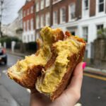 Veronika Danišová Instagram - London #photodump🍴 Moje mini tipy na jedlo: @neat.burger 100% vegan burgers @sketchlondon top dizajn, téma 🍴 @philippe_conticini_uk viral supreme croissant @japancentre mochi sushi wagyu @maitrechoux worldwide known éclairs @popsfishnchips tradičný fish n chips