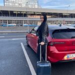 Veronika Danišová Instagram - Už je to skoro rok čo mám po boku silného partnera akým je @opel_cz a môžem tak plniť svoje každodenné povinnosti s ľahkosťou. Opel Astra ma každý deň bezpečne presúva do roboty, presťahovala ma, robí mi radosť a hlavne je to hybrid - čiže tichá zlatá kráska čo zaparkuje na modrej s prehľadom❤️ ďakujem celému teamu @opel_cz za váš prístup a všetko okolo❤️ #nebesky #opel #opelcz #spoluprace #teamopel #Astra