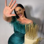 Veronika Danišová Instagram - 🎂 Z dnešného natáčania 🎂 #makingof #reels #nebesky #pecemenebesky #comingup #30