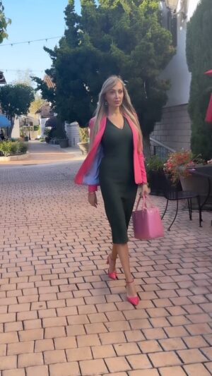 Veronika Mindal Instagram - Still thinking, should I  leave OC and walk again towards the lost angels and vinegret people city?