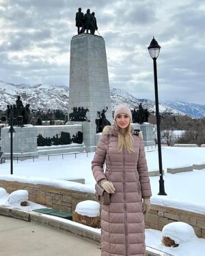 Veronika Mindal Instagram - My fifth trip to Salt Lake City discovered new places such as Park city resorts and the Sundance film festival. It was great time and memories. But this is probably my last trip around the USA, and beginning of a difficult period of fighting with cancer for my mother life.💔Travel and enjoy life while you can. Nobody know what waiting us tomorrow.