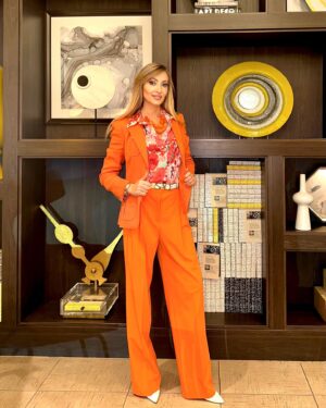 Veronika Mindal Instagram - Too cool for mellow yellow, rocking orange instead! 
After moving to Orange county, I’m became in love in orange color 🍊

Blazer & bracelet by  #ralphlauren 
Pants by  #hugoboss 
Belt by #versace 

Follow for more fashion and music inspiration

#actress #model #maturemodel #singer #songwriter #Hollywood #LosAngeles #NewYork #Paris #Milan #Artist #Instagram #Instastyle #tattooedgirl #Insta #Bloomingdale #dress #mature #fashion #design #fashiondesign #macys #певица #актриса #Fashionblogger #veronikamindal