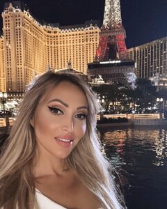 Veronika Mindal Instagram - Can’t make it to Paris, but can enjoying the Eiffel Tower in Las Vegas . . . . #lasvegas