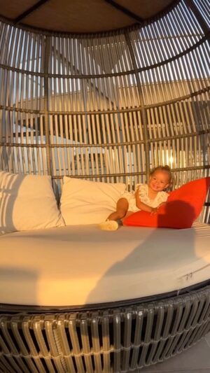 Veronika Nízlová Instagram - Family Vacay🤍☀️