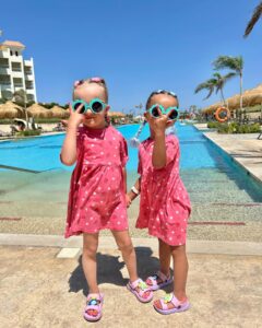 Veronika Nízlová Instagram - Najvacsia radost tieto nase dve lasky❤️❤️ #linda #nea #cousins #egypt #vacation