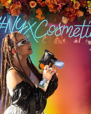 Veronika Nízlová Instagram - Uzasny vikend s uzasnymi ludmi😈🔥🖤🤩 Dakujeme za pozvanie @nyxcosmetics_czsk Na @szigetofficial som bola po prvykrat a uz teraz viem, ze chcem ist aj buduci rok! Neskutocny zazitok🙏🏻 Koncert @davidguetta bol extrem, doteraz sa citim GOOD, YEAH, I’M FEELIN ALRIGHT…
Za tieto mega copiky dakujem mojej sikovnej Lucke @copiky_luca 🥰