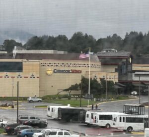 Vicki Lawrence Instagram - Here we are at the Chinook Winds Casino Resort on the #beautiful #oregon #coast for 2 nights. Hope to see you there💕#vicki and #mama