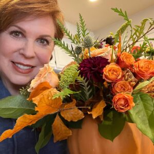 Vicki Lawrence Instagram - Beautiful #fall flowers from my #sweety #favoriteseason #autumn courtesy of @sweetpeasflowershop