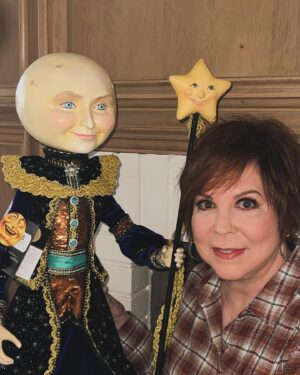 Vicki Lawrence Instagram - Just received this beautiful doll from the fellow who designs amazing Halloween things. Check out his website…Classy Halloween. It’s VERY classy!😀My fans are just the nicest❤️