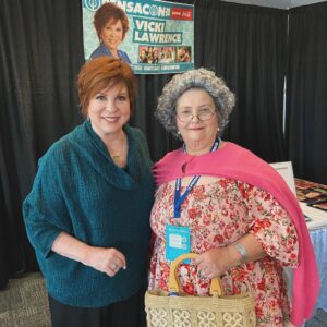 Vicki Lawrence Instagram - Having fun at Pensacon in Pensacola. Love meeting my fans❤️💕