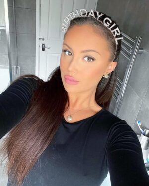 Vicky Lissaman Instagram - Chapter 25🎂x