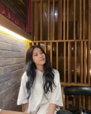 Vicky Low Instagram - It has been awhile since I’ve been back at @cliffordaesthetics and I can’t wait to be back to be handled in good hands again!! My skin needs some help🥲🥲

Contacts - @hapakristin_sea