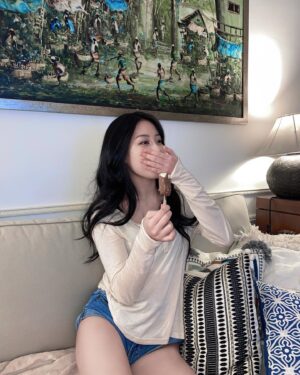 Vicky Low Instagram - 