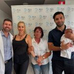 Vicky Kavoura Instagram - Οικογενειακή φωτογραφία γεματη ΑΓΑΠΗ🙏🏽 Ευχαριστούμε για όλα @dr_dim_maz @dr.eugeniakourakou @rea_maternity