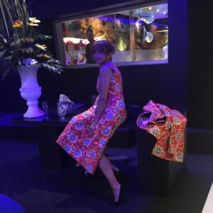 Victoria Abril Instagram - Très heureuse d’être la marraine de l’hôtel de créateur @nhowmarseille . Un plaisir d’être parmi les premières à profiter de cet endroit unique à Marseille !
Habillée en @maisonrabihkayrouz ❤️