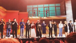 Victoria Abril Instagram - Heureuse d’avoir retrouvé mon @jbmaunier sur scène le temps d’un sketch! Hier soir nous étions pour l’enregistrement de « On fait refait les grands duos d’humour » au @theatredeparis ! Bientôt sur @france3 😜