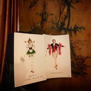 Victoria Abril Instagram - Paprika c’est fini... quelle tristesse de dire au revoir à mes habits de meneuse de revue tyrolienne. Elle va me manquer 😞
